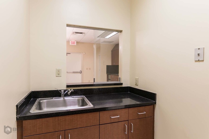 More Photos Of 12460-12468 W Atlantic Blvd, Coral Springs Medical For Lease