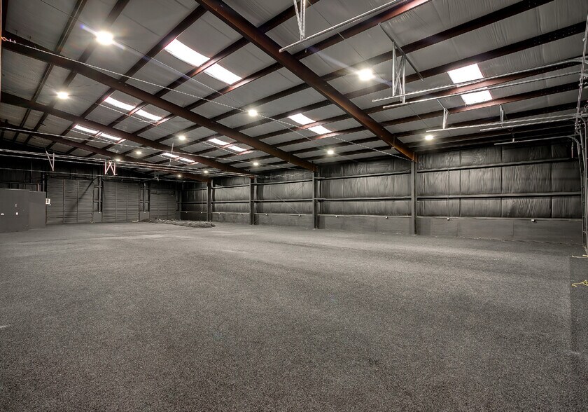 More Photos Of 4525-4529 JD Mouser Pky, Alvarado Warehouse For Lease