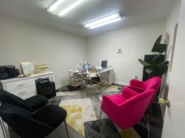 More Photos Of 214 S Burnside Ave, Gonzales Medical For Lease