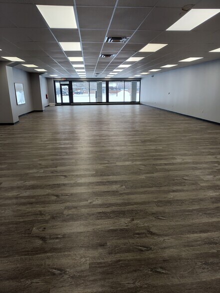 More Photos Of 2716 N Main St, Findlay Storefront Retail Office For Sale