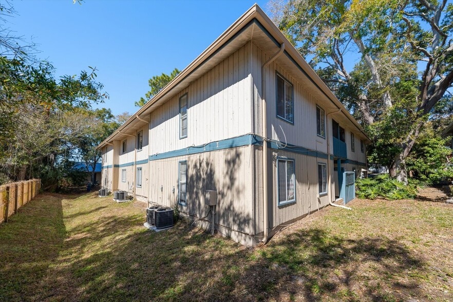 More Photos Of 1113 Ohio Ave, Dunedin Apartments For Sale