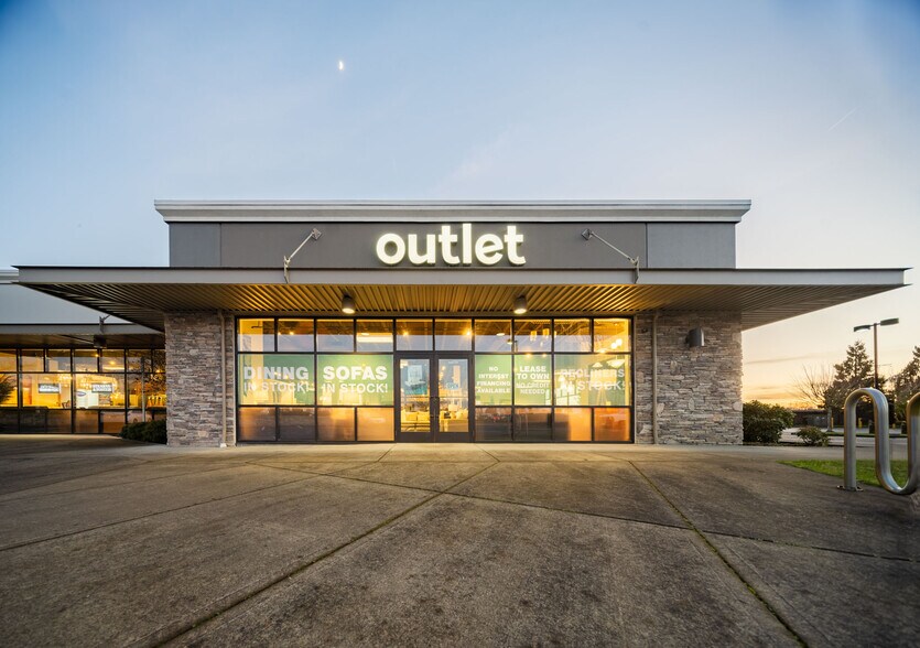 More Photos Of 3950 SE Hagers Grove Rd, Salem Freestanding For Lease