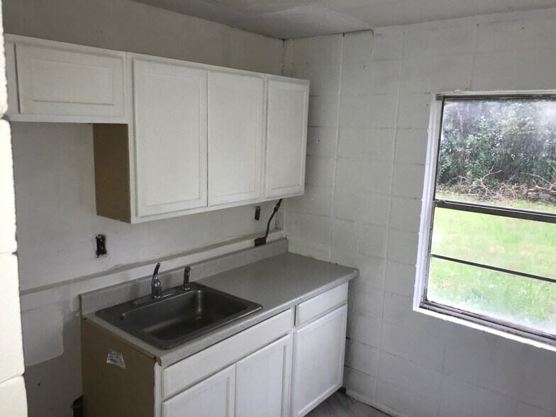 More Photos Of 2810 Fairwest St, Montgomery Apartments For Sale