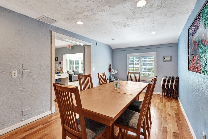 More Photos Of 423 SE 19th St, Fort Lauderdale Office Residential For Sale