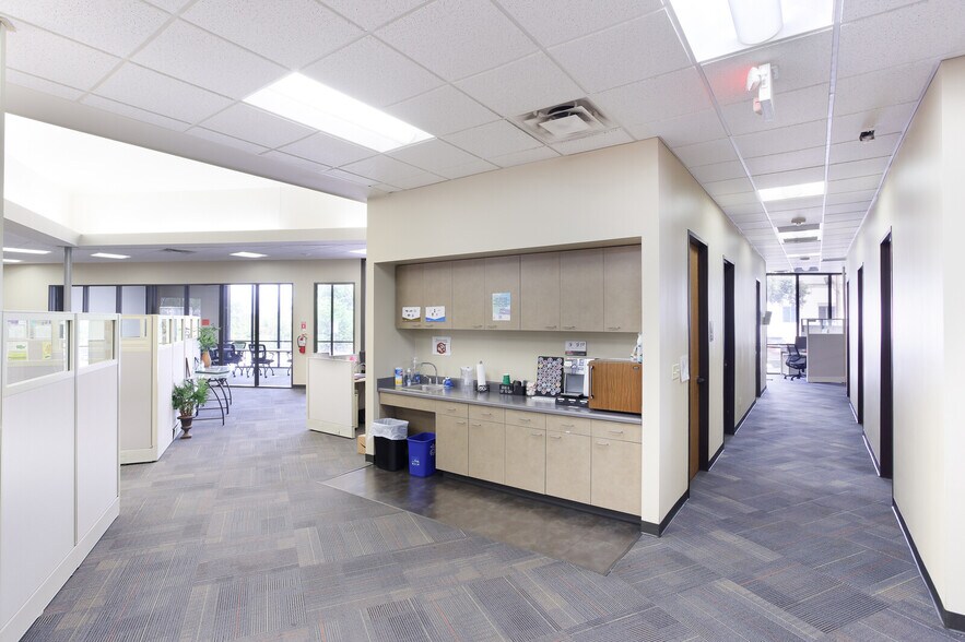 More Photos Of 5404 Wurzbach Rd, San Antonio Office For Sale
