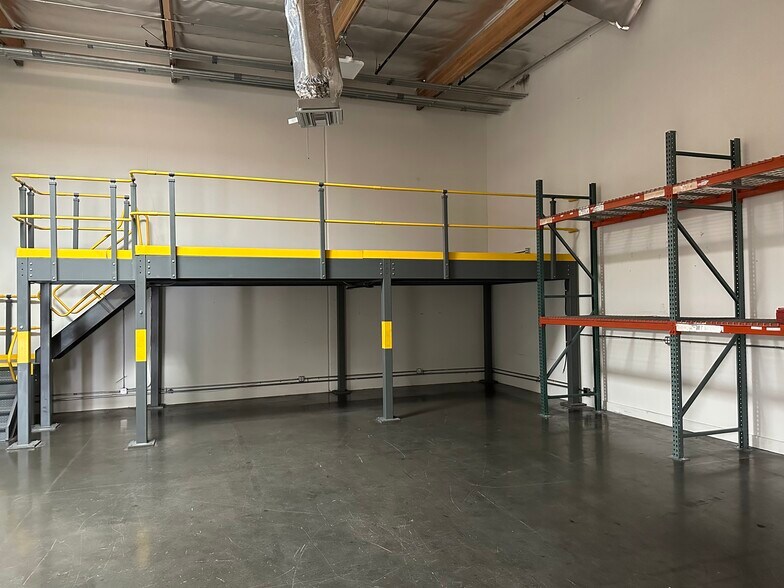 More Photos Of 9027 Canoga Ave, Canoga Park Manufacturing For Lease