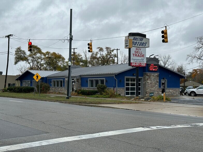 More Photos Of 28333 Grand River Ave, Farmington Hills Auto Dealership For Lease
