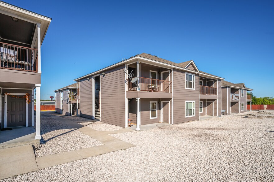 More Photos Of 516 S 9th St, Kenedy Apartments For Sale