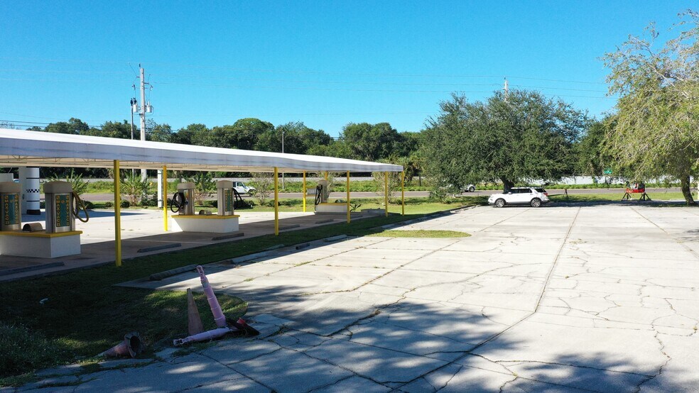 More Photos Of 1996 US Highway 1, Rockledge Light Distribution For Sale