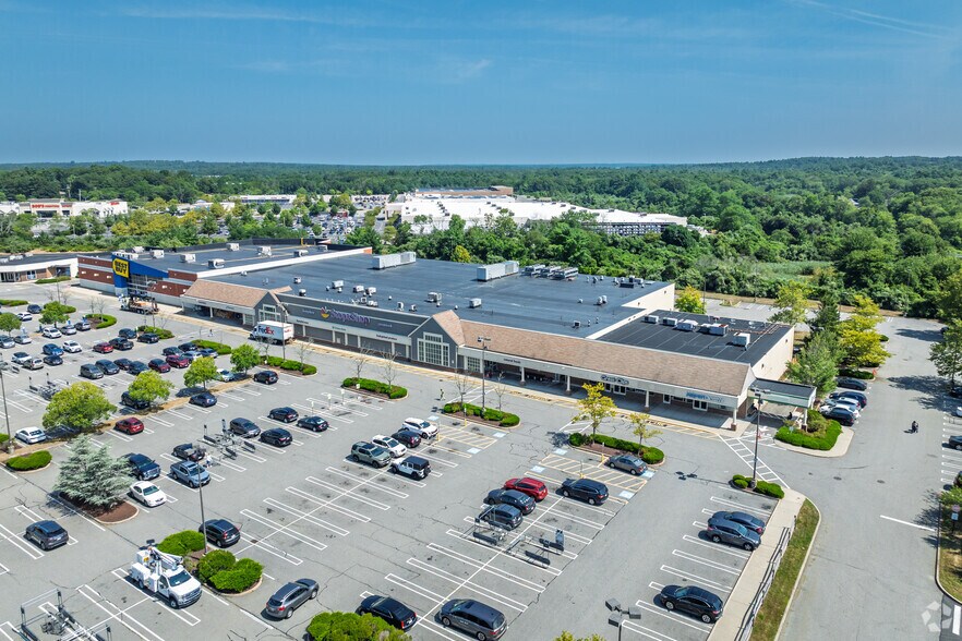 More Photos Of 1 Faunce Corner Rd, Dartmouth Unknown For Lease