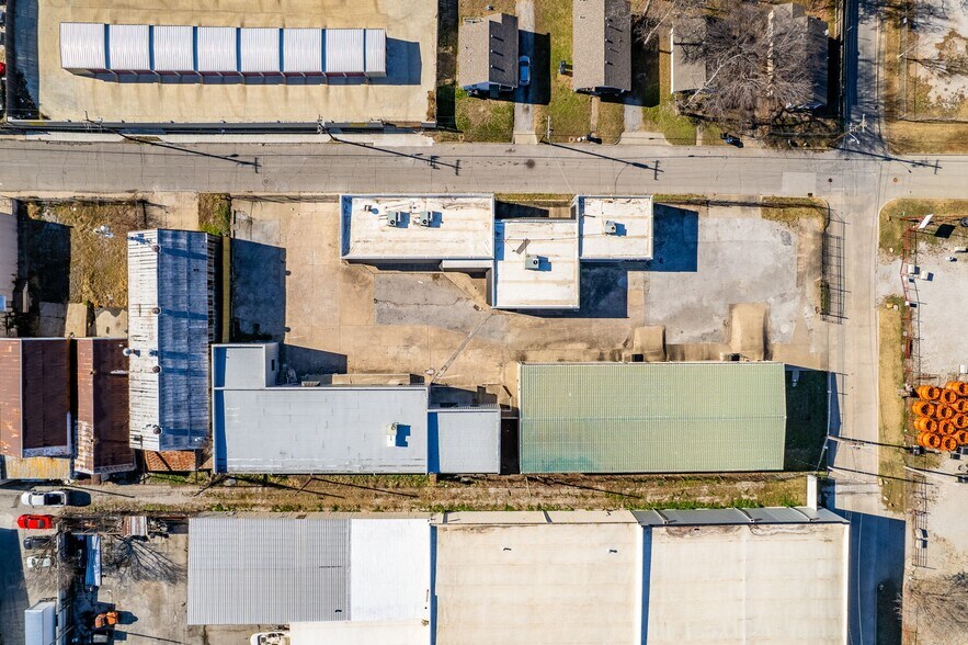 More Photos Of 807 S Xanthus Ave, Tulsa Warehouse For Sale