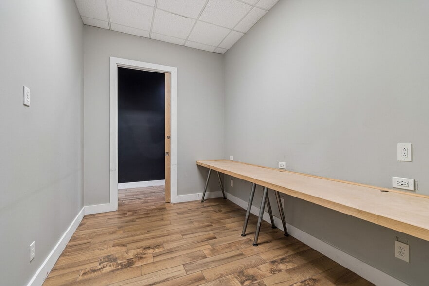 More Photos Of 2801-2805 Dr Martin Luther King Jr St N, Saint Petersburg Storefront Retail Office For Lease