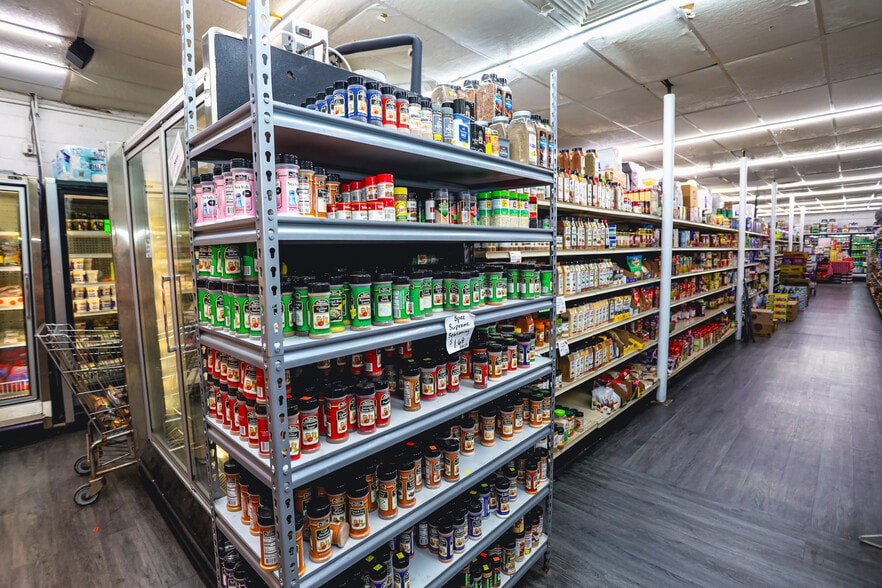 More Photos Of 9875 S Dixie Hwy, Erie Supermarket For Sale