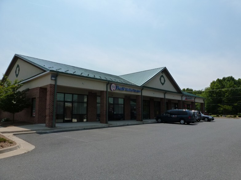 7965 Kings Hwy, King VA 22485 Storefront Retail Office For