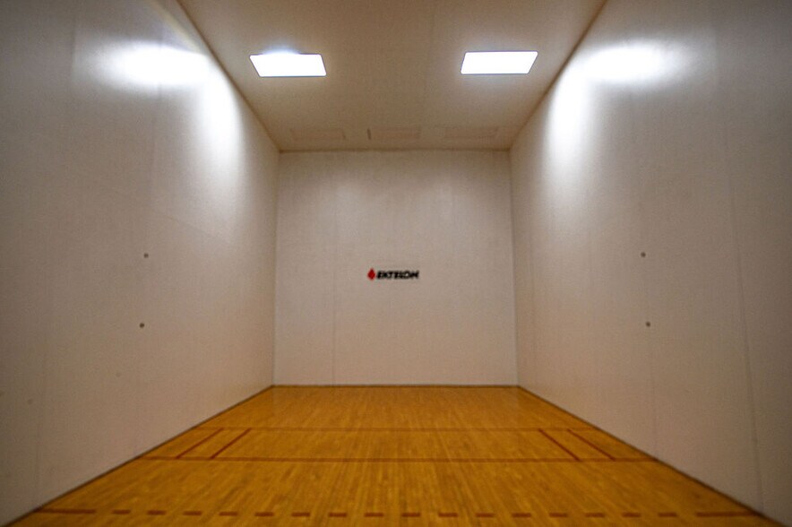 More Photos Of 2628 Bill Owens Pky, Longview Health Club For Sale