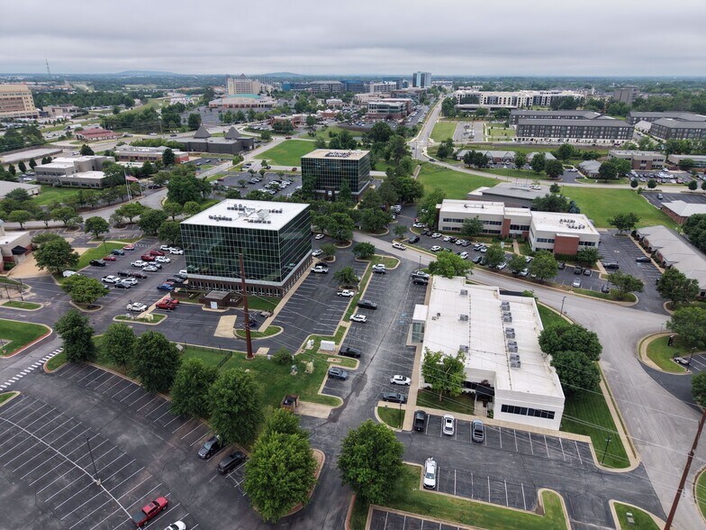 More Photos Of 5431 Pinnacle Point Dr, Rogers Office For Lease