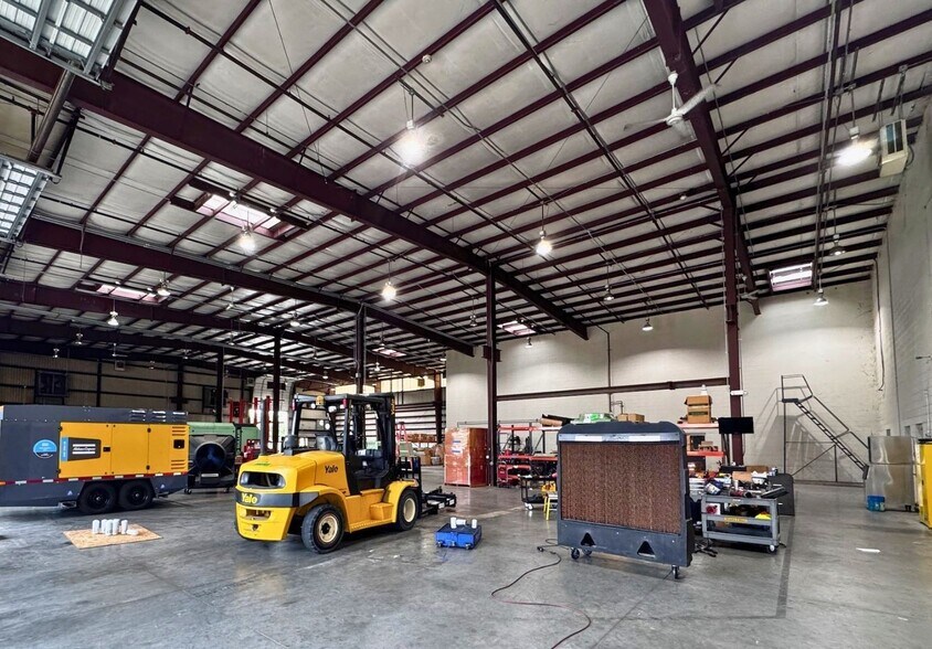 More Photos Of 2402 S Battleground Rd, Deer Park Warehouse For Sale