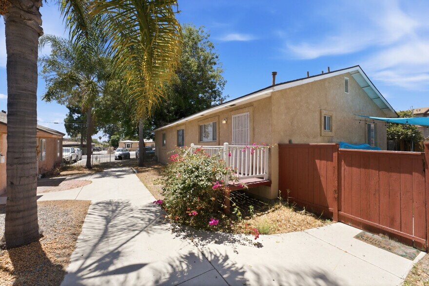 More Photos Of 559-565 61st St, San Diego Apartments For Sale