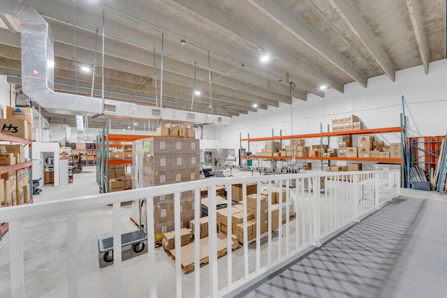 More Photos Of 501-513 Old Griffin Rd, Dania Warehouse For Sale
