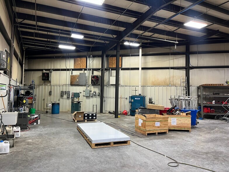 More Photos Of 107 Industrial Park Rd, Story City Warehouse For Sale