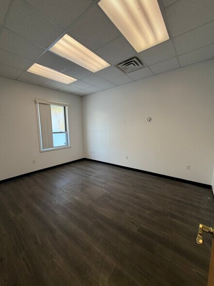 More Photos Of 4388 Gibsonia Rd, Gibsonia Warehouse For Lease