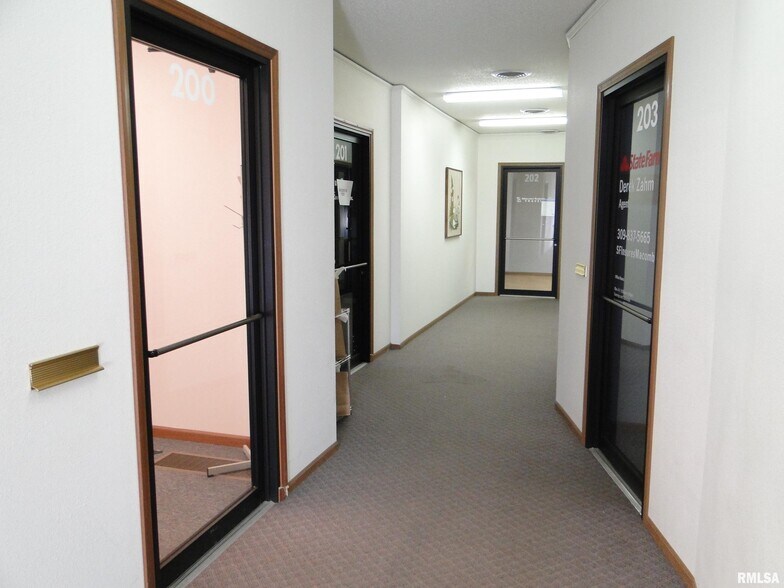 More Photos Of 509 N Lafayette St, Macomb Office For Sale