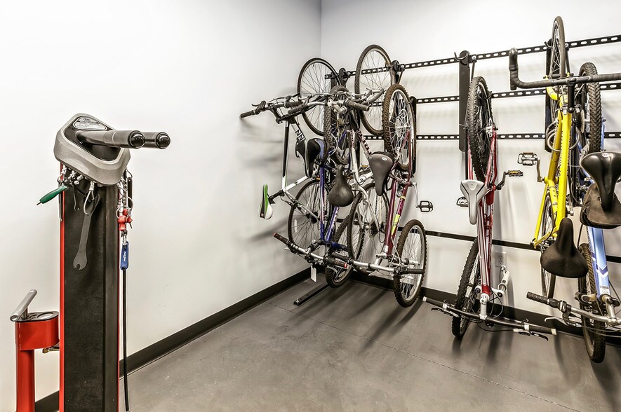 More Photos Of 1415 Cuming St NE, Omaha Apartments For Lease