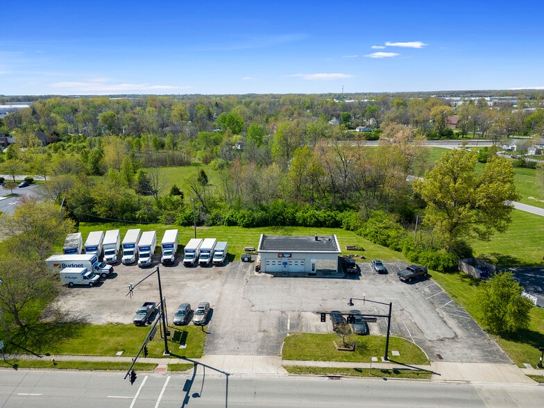 More Photos Of 3363 Broadway, Grove City Auto Repair For Sale