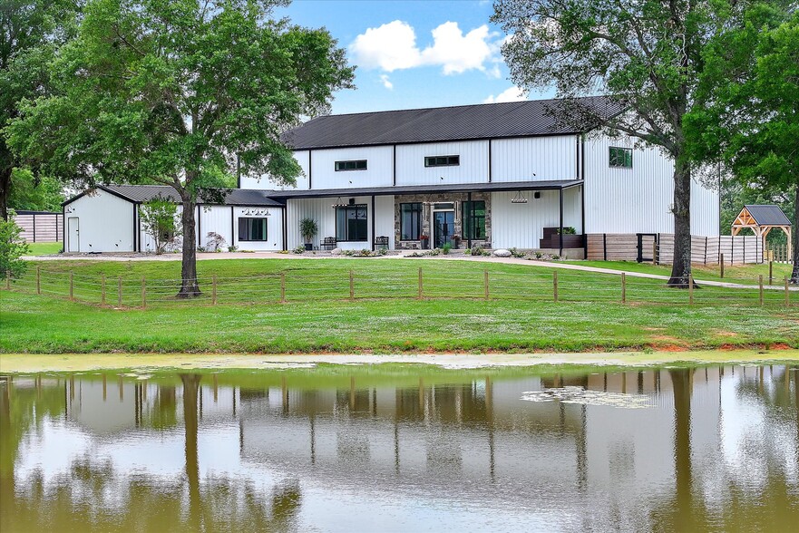 More Photos Of 1972 FM 857, Grand Saline Trailer Camper Park For Sale