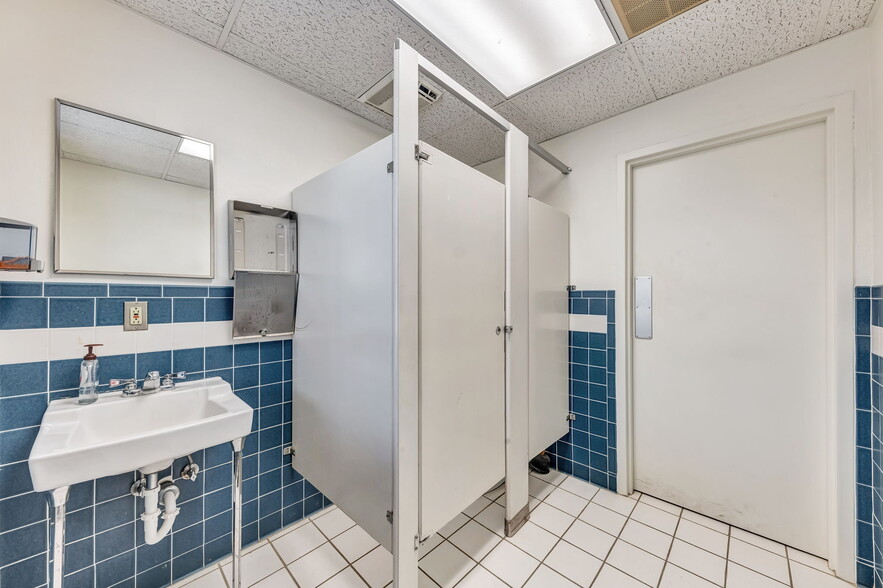 More Photos Of 150 Hillside Dr, Bethel Park Office For Lease