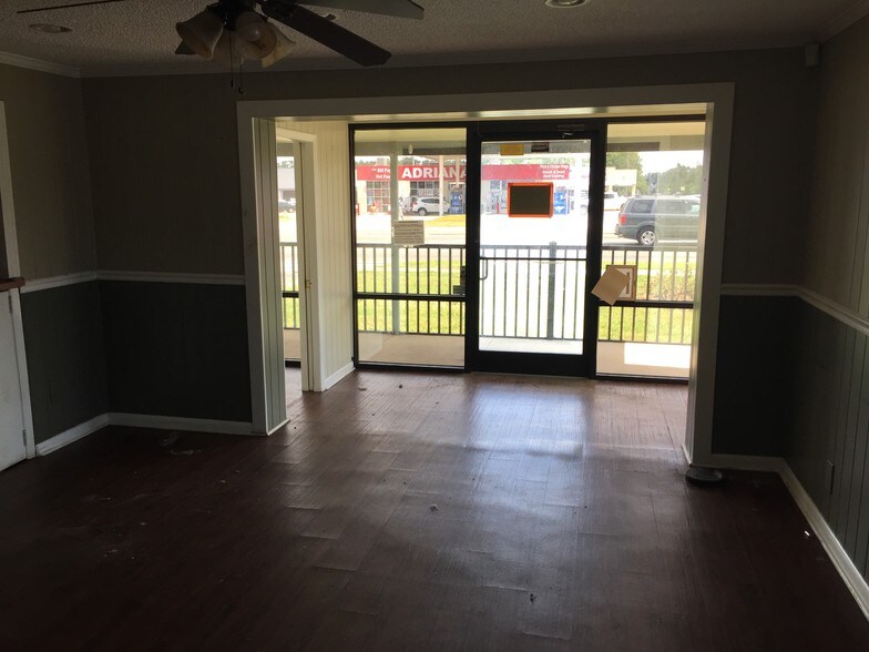 More Photos Of 3201 Crill Ave, Palatka Convenience Store For Sale