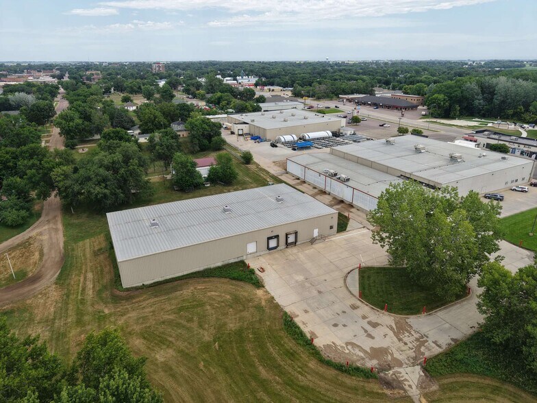 More Photos Of 747 S Washington Ave, Madison Warehouse For Lease