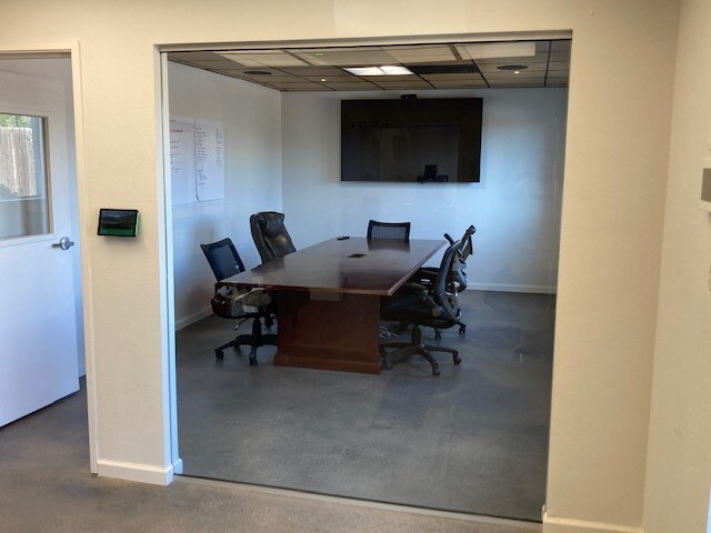More Photos Of 1254-1256 W Cedar Ave, Denver Showroom For Lease