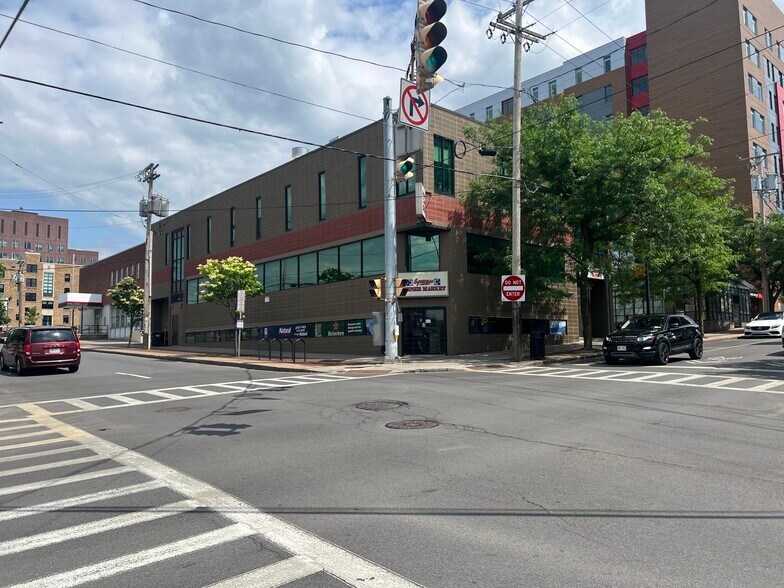 More Photos Of 701 S Crouse Ave, Syracuse Freestanding For Lease