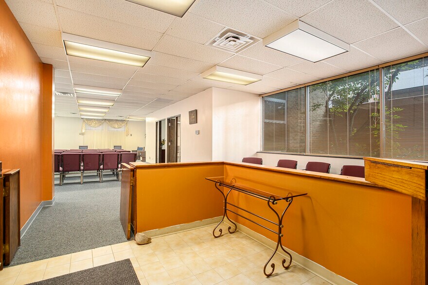 More Photos Of 135 N Church St, Kalamazoo Office Residential For Sale