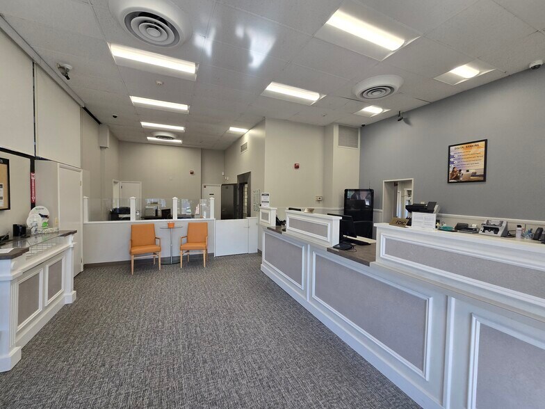 More Photos Of 119 Paris Ave, Northvale Bank For Sale