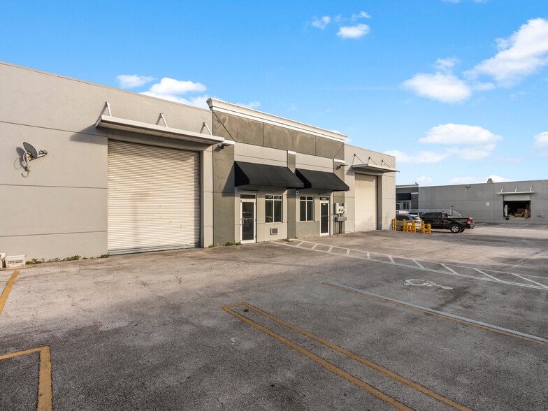 More Photos Of 17535 NW 2nd Ave, Miami Manufacturing For Sale