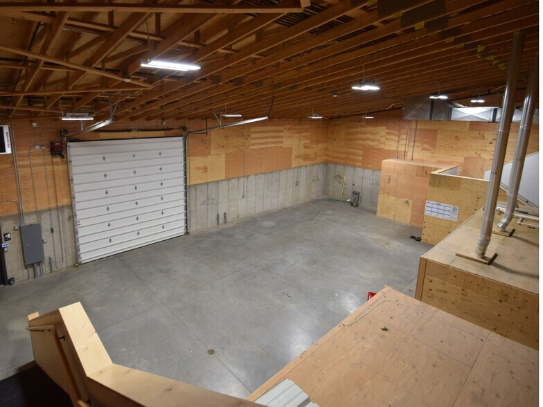 More Photos Of 2405 SW 1st St, Redmond Industrial For Lease