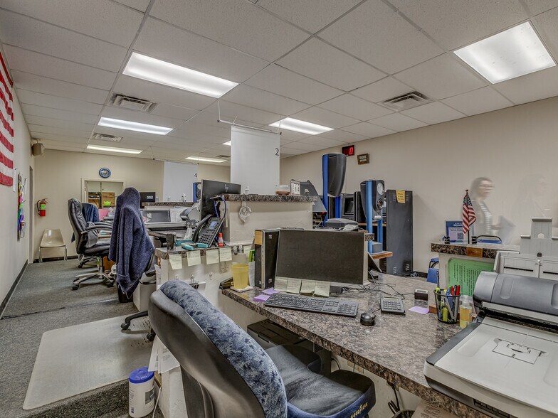 More Photos Of 430 N Berry Rd, Norman Medical For Sale