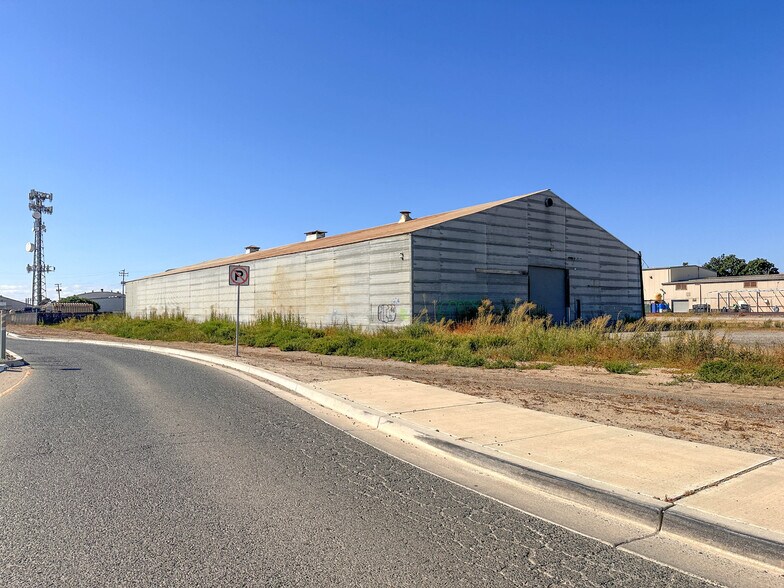 More Photos Of 108 Alpine Dr, Gonzales Warehouse For Sale