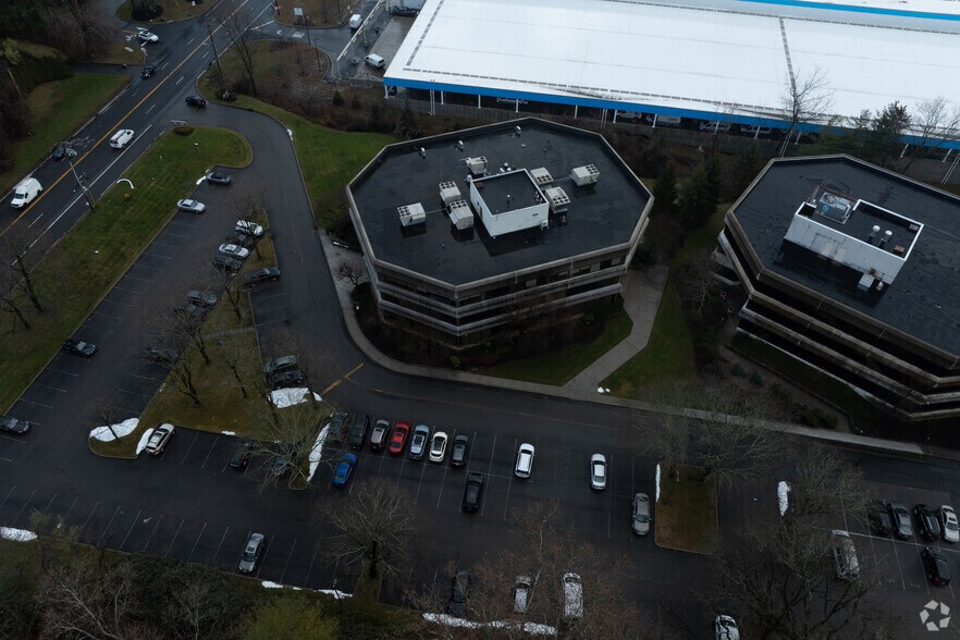 More Photos Of 245 Saw Mill River Rd, Hawthorne Medical For Sale