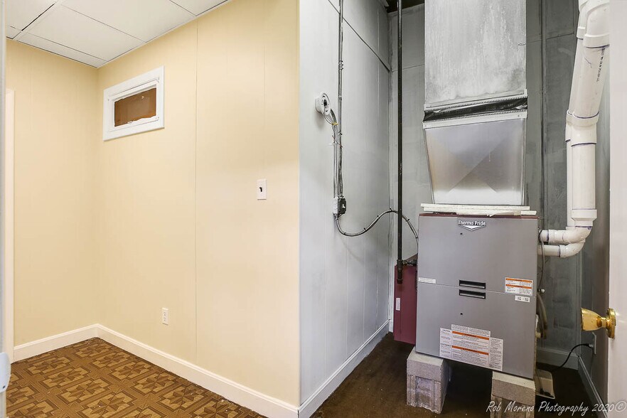 More Photos Of 17-19 Hayward St, Ipswich Manufacturing For Lease