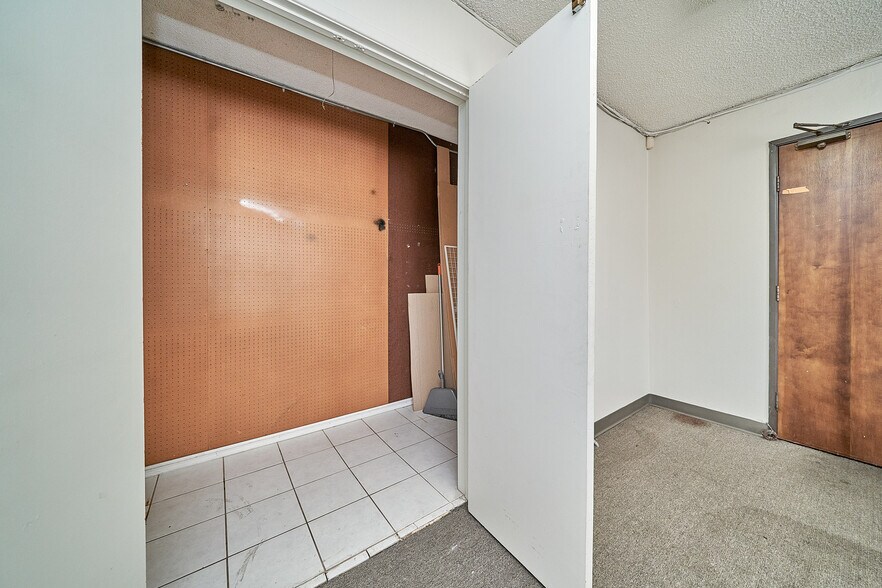 More Photos Of 3361 W 1st St, Los Angeles Unknown For Lease