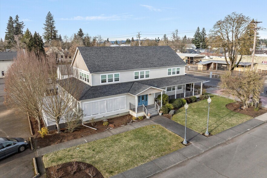 More Photos Of 113 N Elm St, Canby Restaurant For Lease