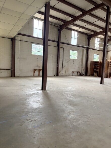 More Photos Of 2100 E Front St, Tyler Light Manufacturing For Lease