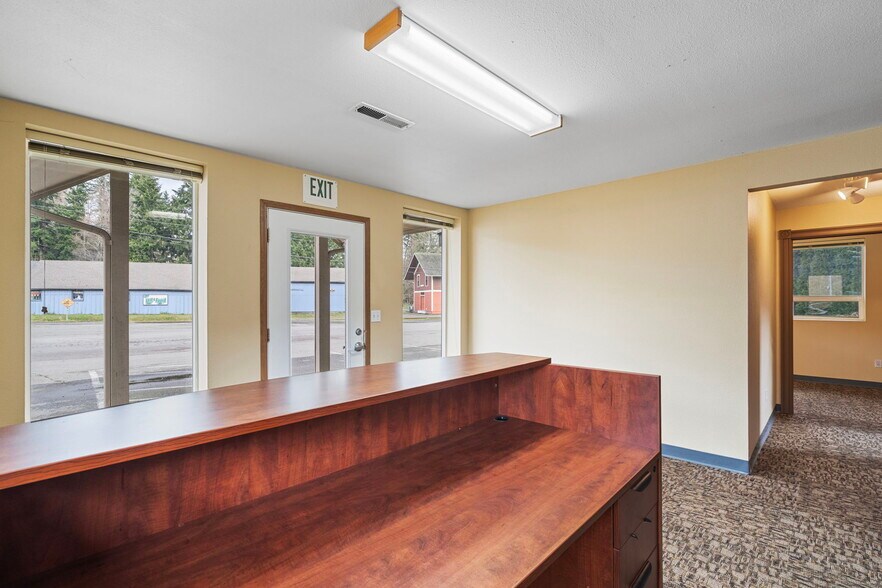 More Photos Of 101 E Main Ave, Morton Office For Sale