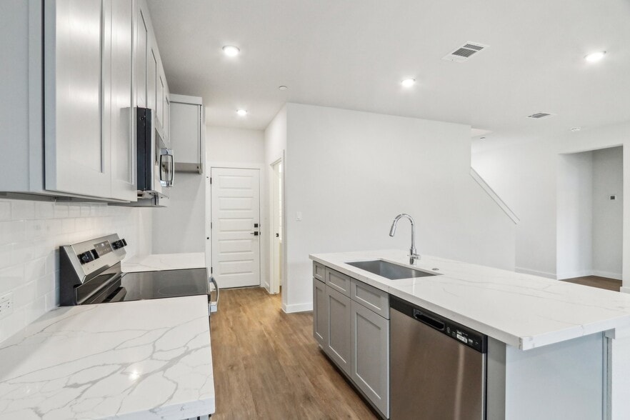 More Photos Of 2600 Gattis School Rd, Round Rock Multifamily For Sale