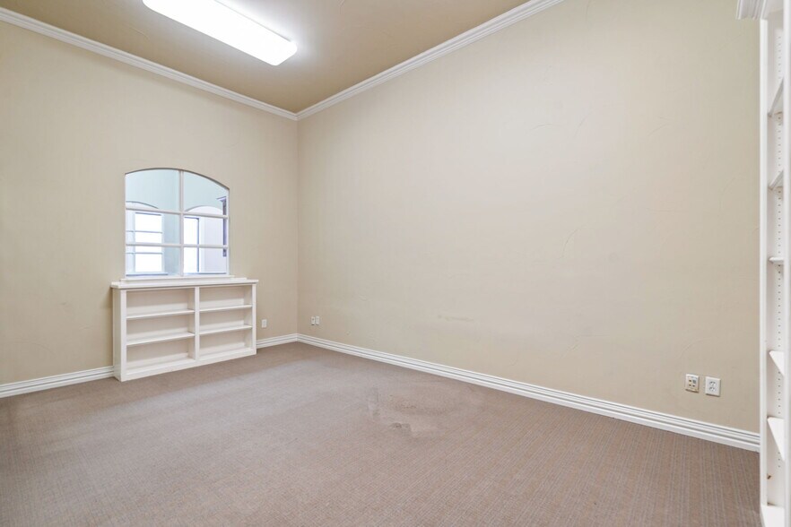 More Photos Of 1141 Keller Pky, Keller Medical For Lease