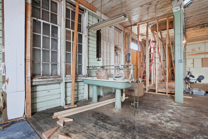 More Photos Of 120 Webster St, Pawtucket Manufacturing For Sale