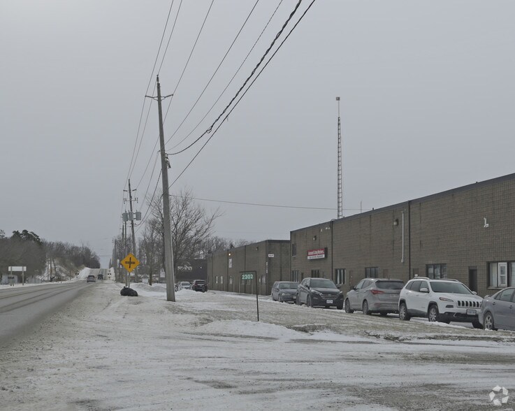 More Photos Of 2288 Dumfries Rd, Cambridge Warehouse For Lease